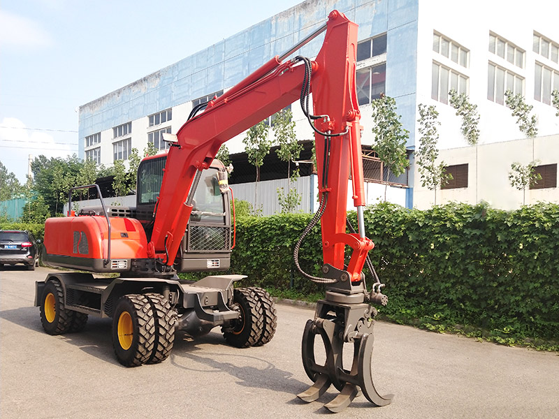 75型輪式抓木機(jī)1.jpg