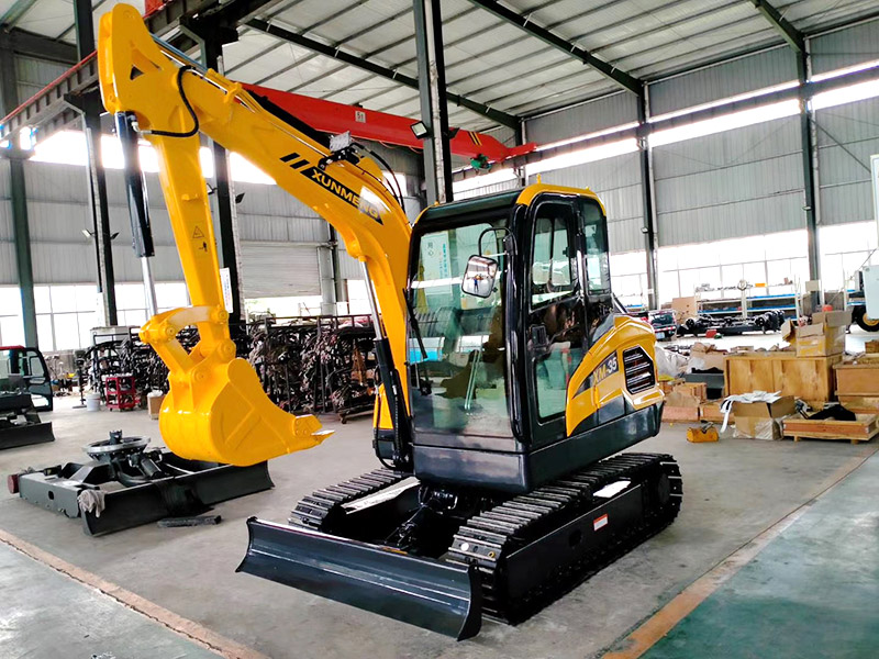 新型35型履帶式挖掘機(jī)5.jpg